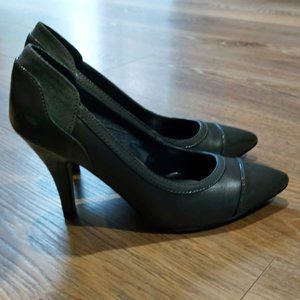 NEW!  Nygard heels dress pumps